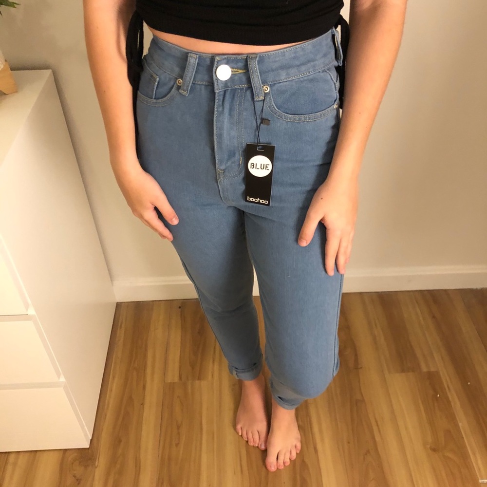 High waisted light wash skinny Jean